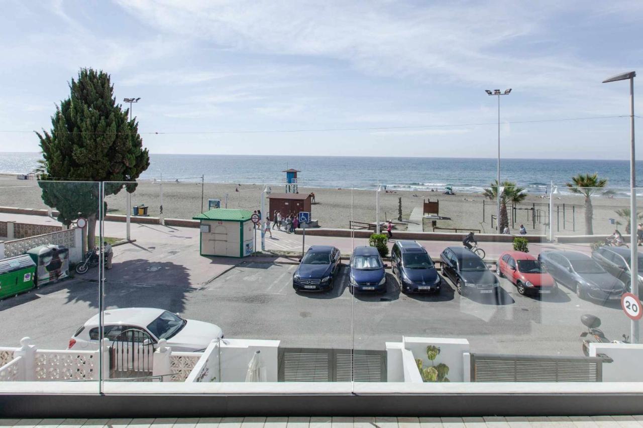 Villa Rincon Del Mar Watch Waves Roll In From The Lavenderfringed Balcony Rincón de la Victoria Exterior foto